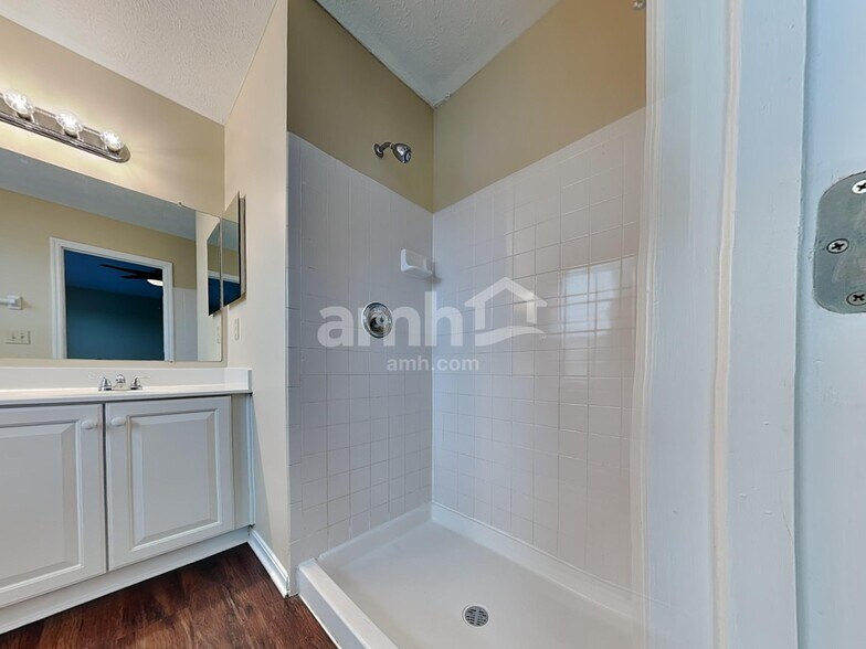 Building Photo - 748 Jewelweed Ct