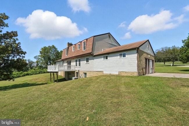 Building Photo - 10719 Old Colchester Rd