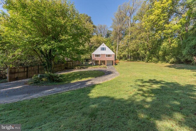 Building Photo - 6221 Walhonding Rd