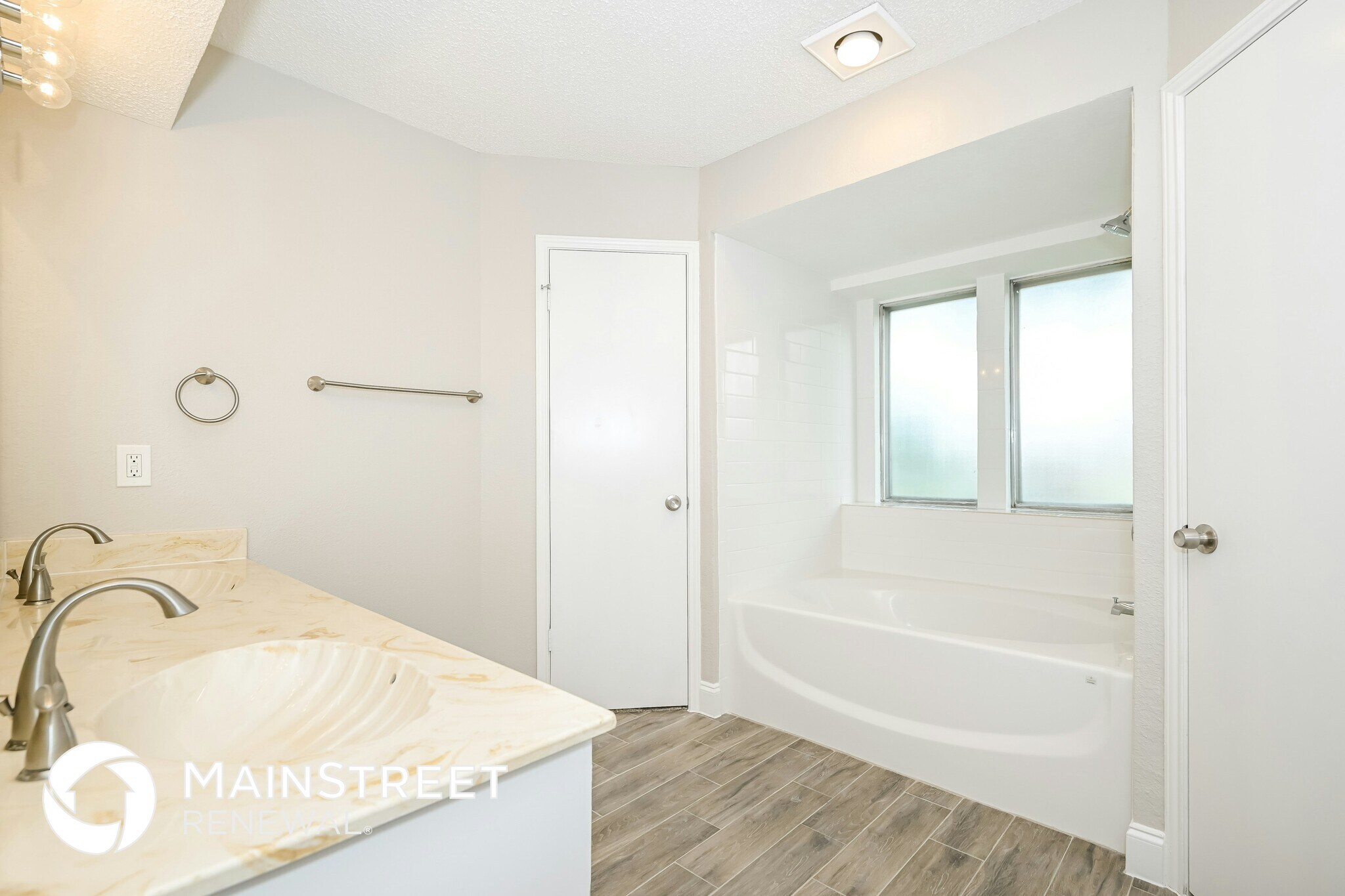 Building Photo - 1905 Dartmouth Ct