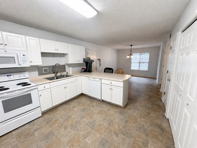 Building Photo - 303 Berkeley Dr
