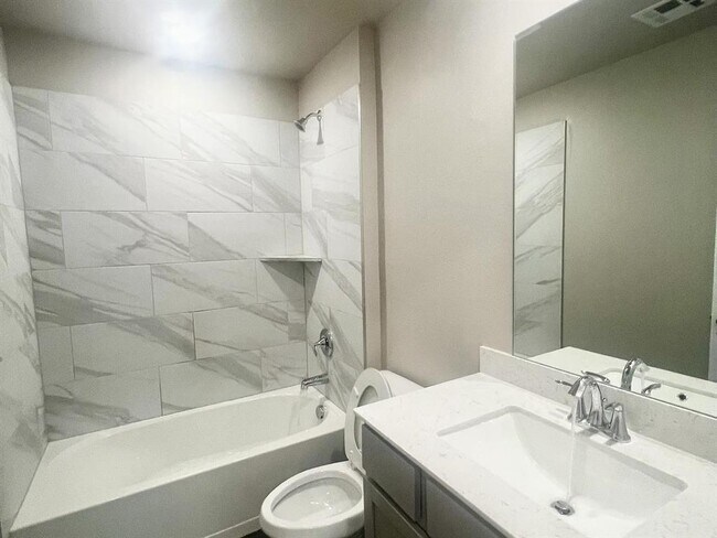 Building Photo - 2765 Alice Wy