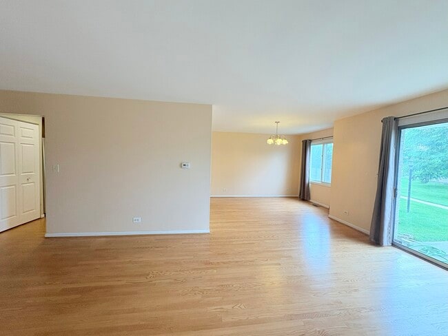 Building Photo - 424 Mallard Dr