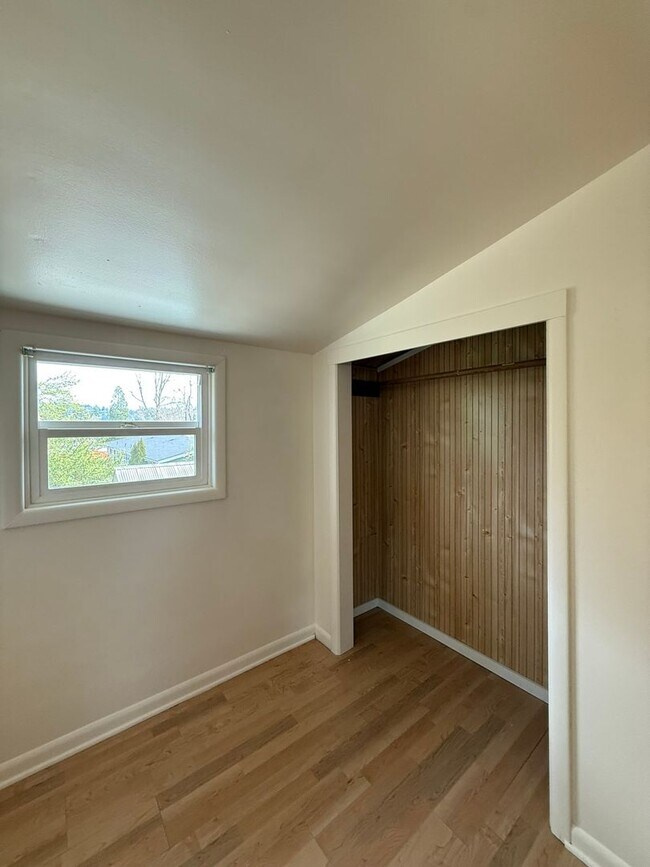 Building Photo - Great South Hills Location