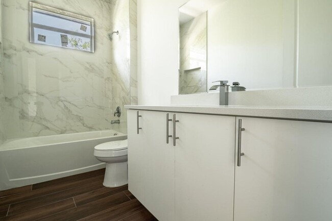 Building Photo - 15061 Brainbridge Cir