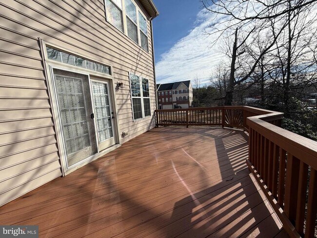 Building Photo - 45903 Peach Oak Terrace