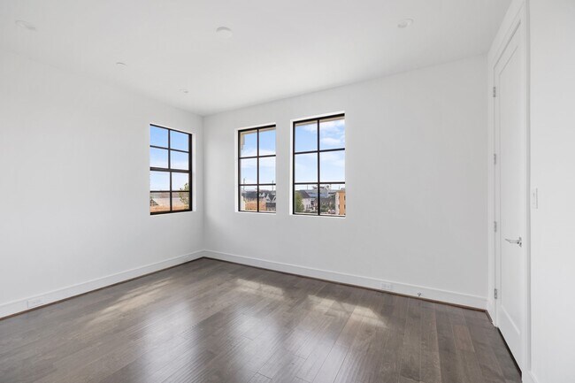 Building Photo - 5824 Winsome Ln