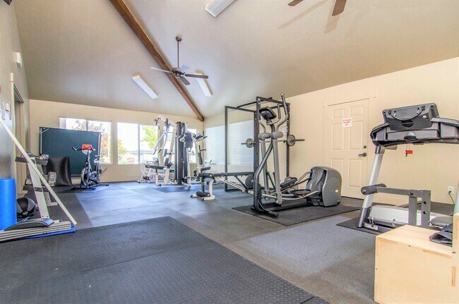 Building Photo - 4894 Aspen Springs Dr