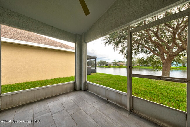 Building Photo - 1085 Sedgewood Cir