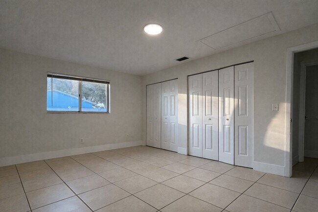 Building Photo - 4265 Desoto Ave