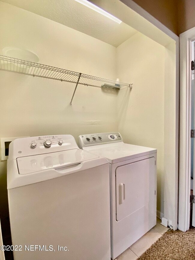 Building Photo - 8101 SUMMER PALM Ct