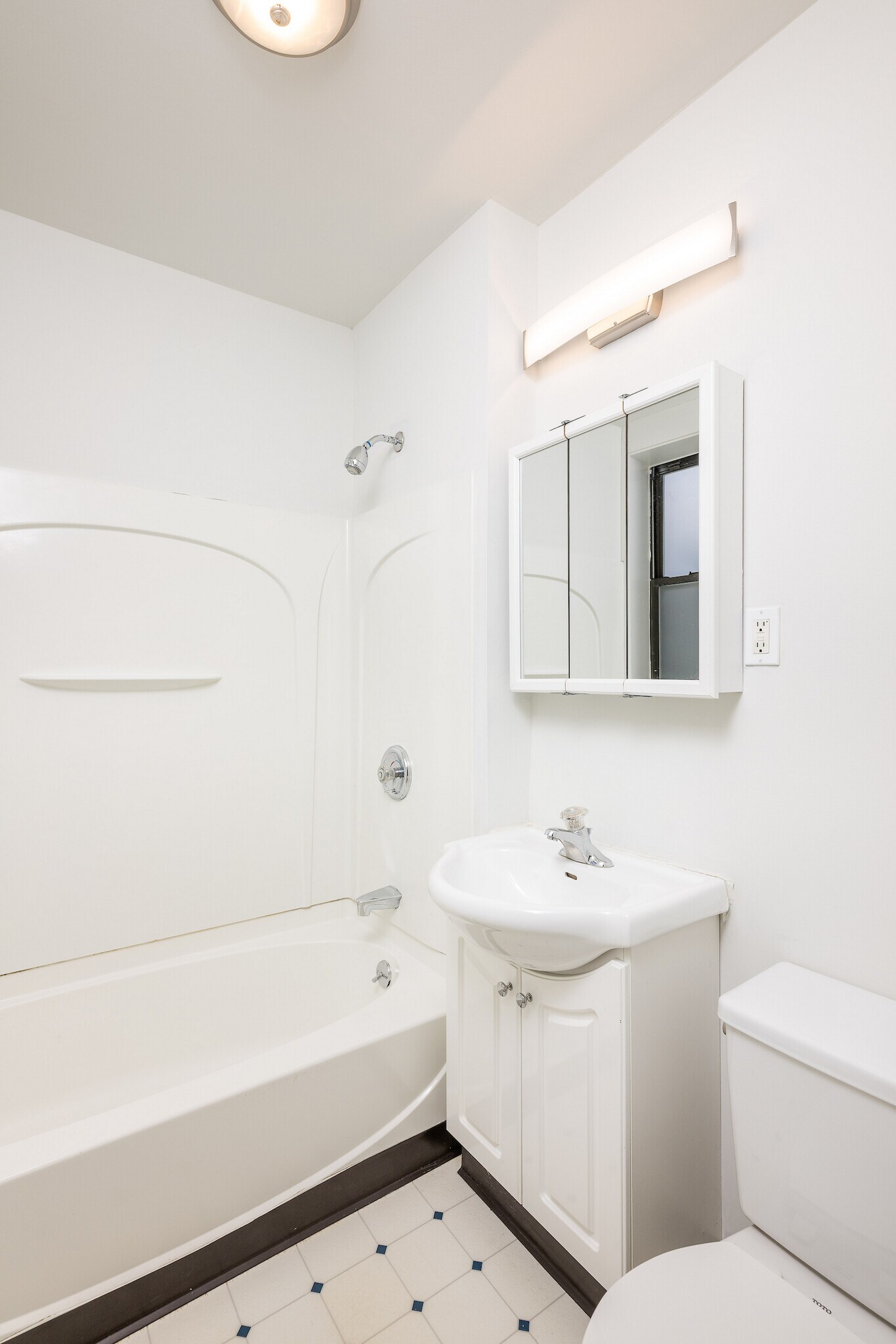 Building Photo - 16 Elko St