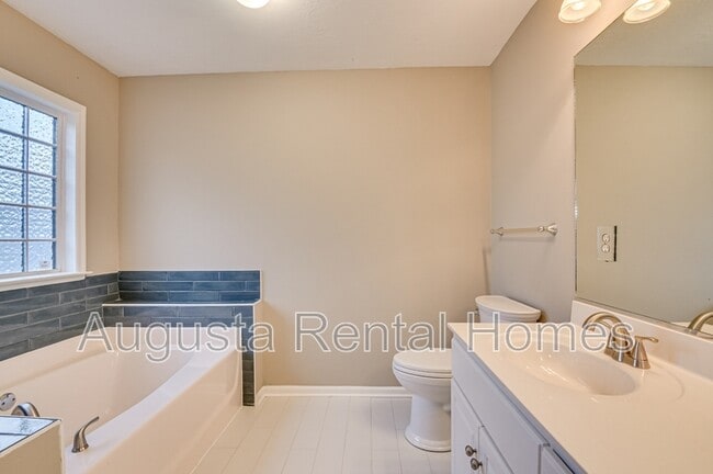 Building Photo - 4866 Orchard Hill Dr