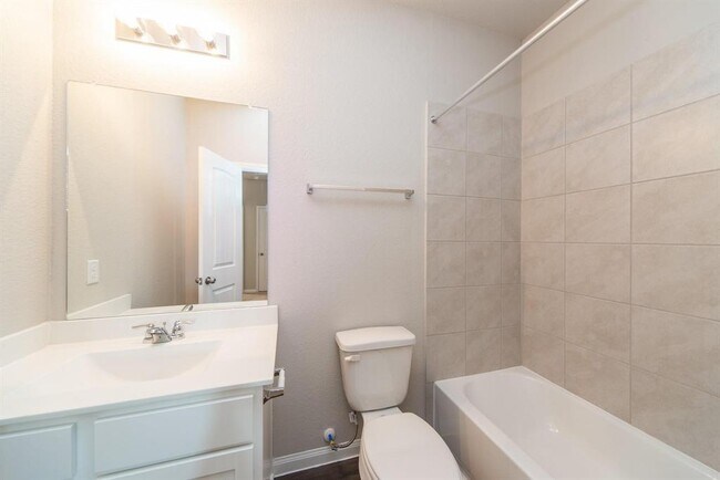 Building Photo - 2903 Orchid Ranch Dr