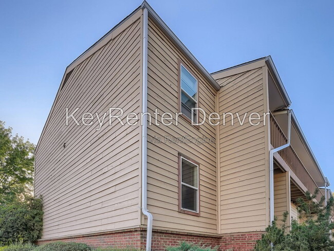 Building Photo - 7665 E Eastman Ave