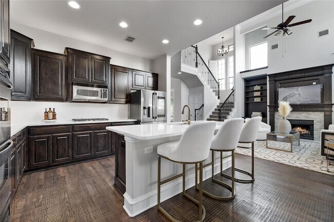 Building Photo - 1908 Thorndale Cir