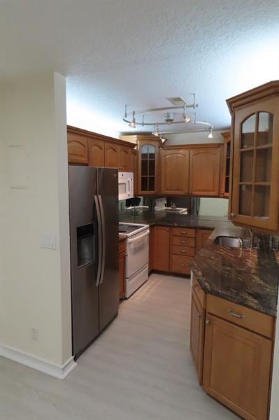 Building Photo - 6307 Bay Club Dr