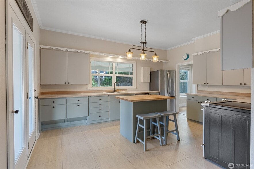 Kitchen 2 - 205 S Division St