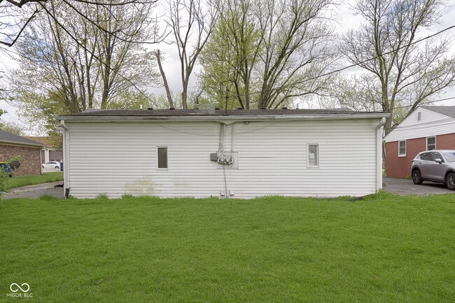 Building Photo - 10639 Broadway Ave