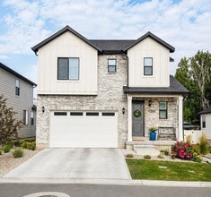 Building Photo - 1281 N Bountiful Chase