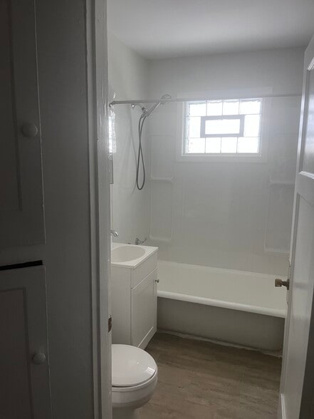 Building Photo - 2056 Auburn Ave