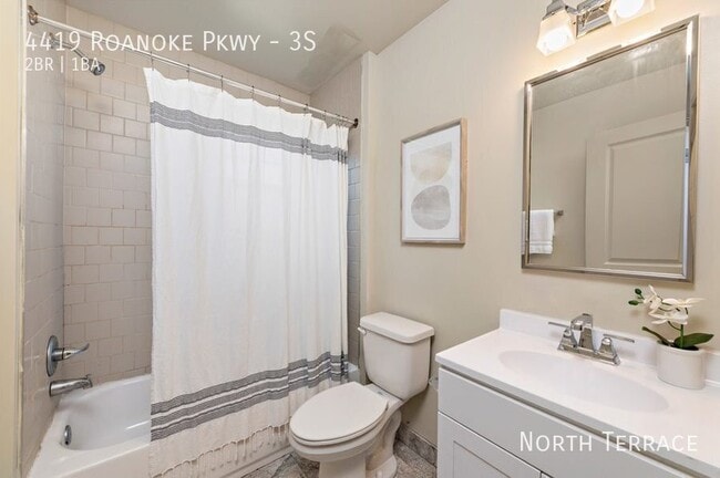 Building Photo - 4419 Roanoke Pkwy