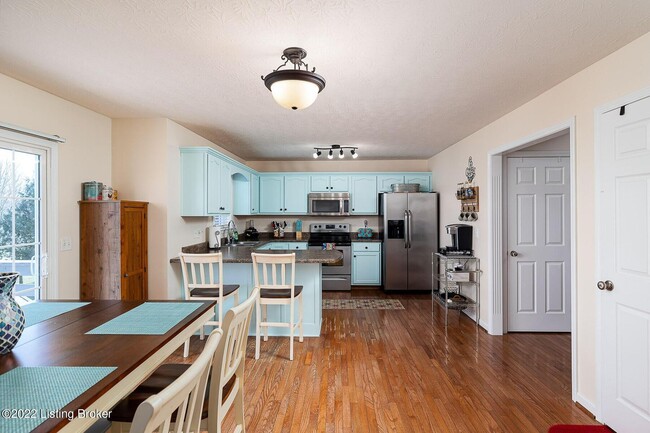 Building Photo - 436 Trinity Dr