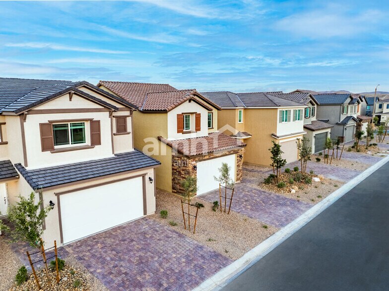 Building Photo - 8969 Tiger Tooth Ave