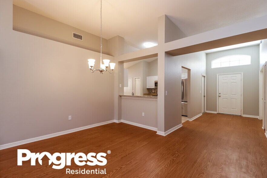 Building Photo - 25017 Hyde Park Blvd