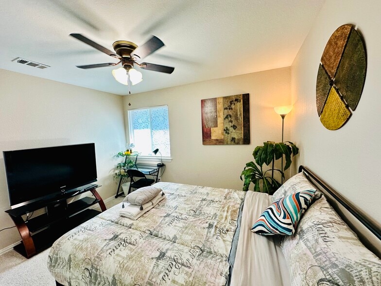 Building Photo - 4904 Bolero Ct
