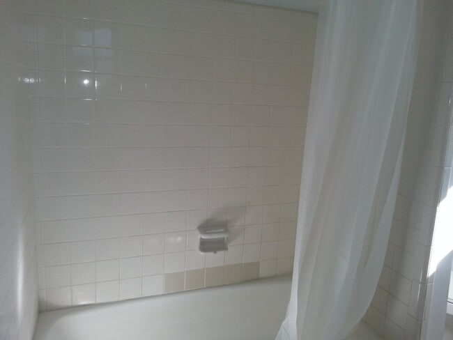 Building Photo - 2203 Montclair Drive, Sarasota, FL 34231