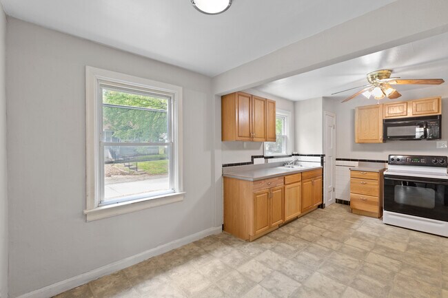Building Photo - 7007 Paisley Dr