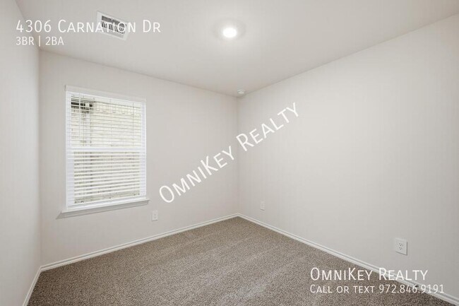 Building Photo - 4306 Carnation Dr