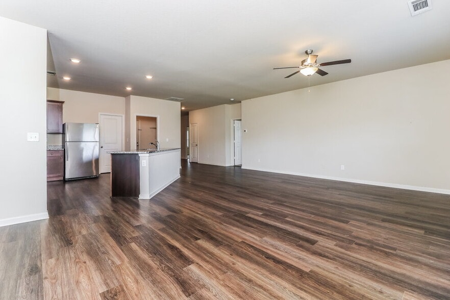 Building Photo - 108 Brook Dr