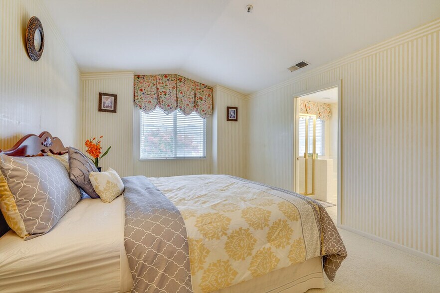 Building Photo - 27479 Green Wood Rd