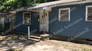 Building Photo - 1503 S 5th St