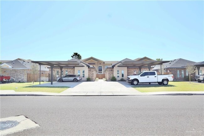 Building Photo - 18 Israel E Ave