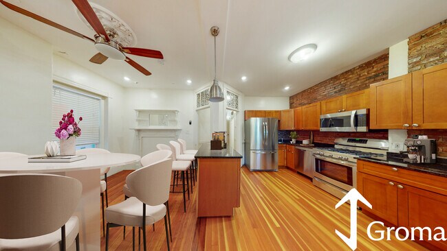 Building Photo - 3 Mark St