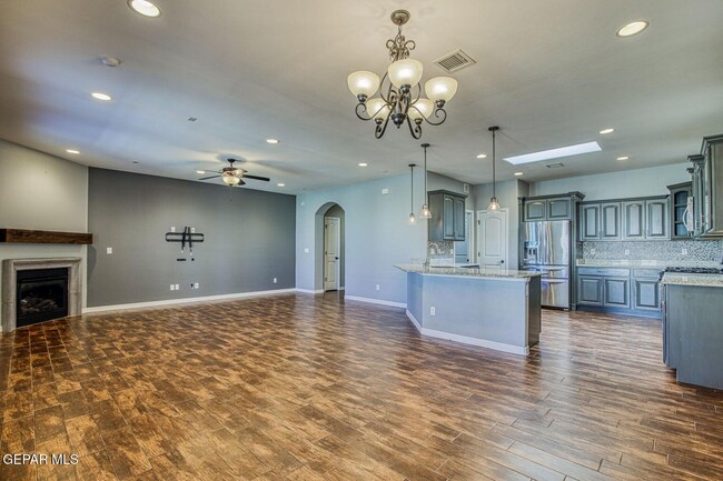 Building Photo - 14509 Holly Springs