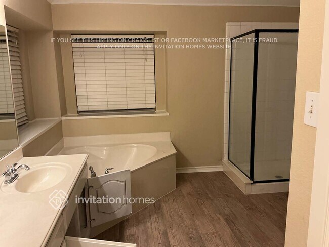 Building Photo - 2805 Beacon Hill Dr