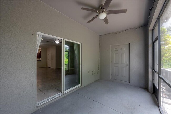 Building Photo - 10687 Lake Montauk Dr