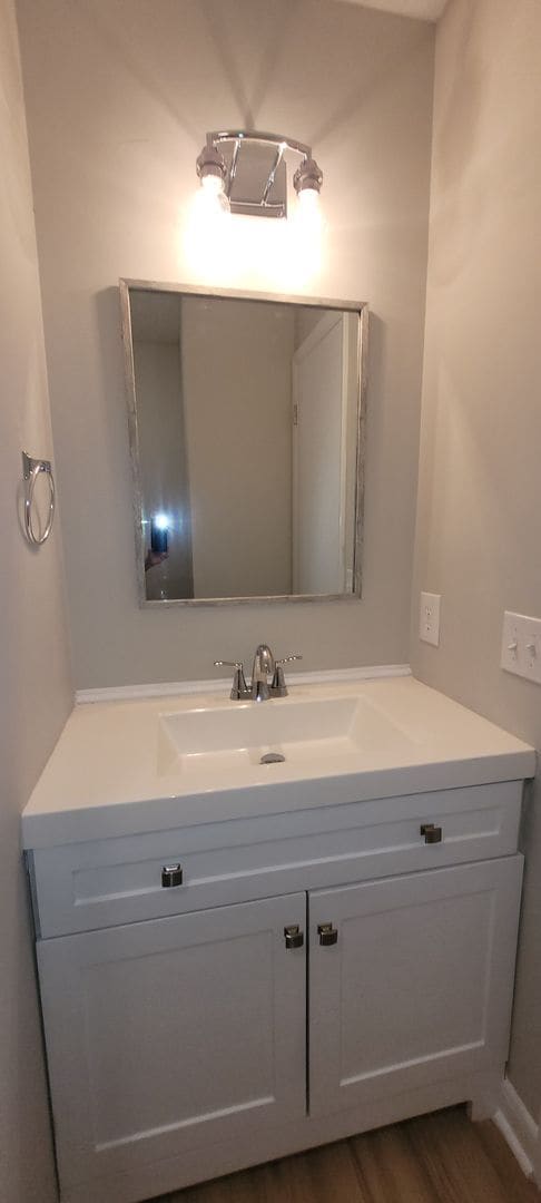 Building Photo - Clean 3 bedrooms, 2 baths, single garage w/remote control, and fenced yard!!