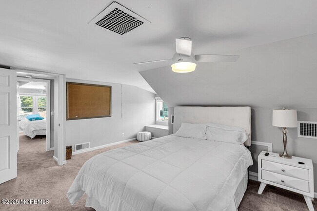 Building Photo - 1648 Center St