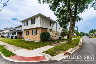 Building Photo - 1925 W Jackson St