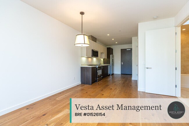 Building Photo - Welcome Home to Dogpatch's Finest