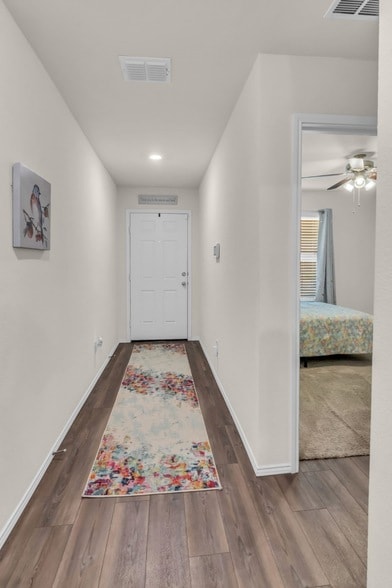 Building Photo - 209 Wishbone Ln