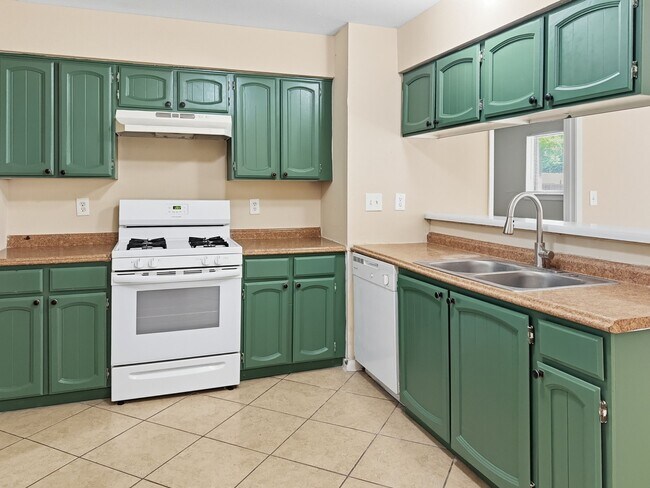Building Photo - 2330 Cades Cove Dr