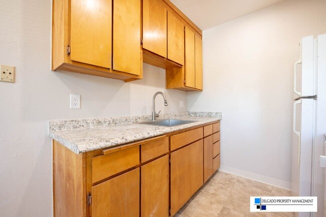 Building Photo - Newly remodeled Benicia 1st Street condo