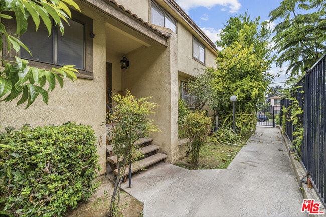 Building Photo - 417 N Alhambra Ave