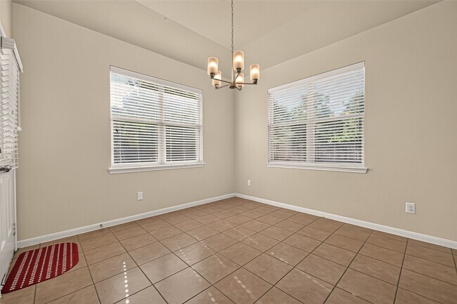 Building Photo - 174 Maple Grove Dr